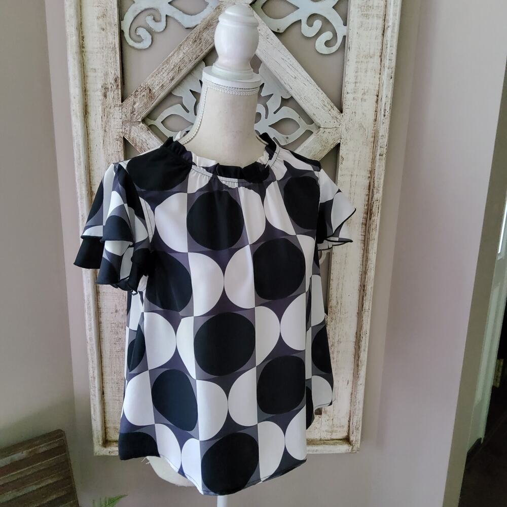 Ces Femme Black White Geometric Ruffle Sleeve Pleated Blouse Top Small